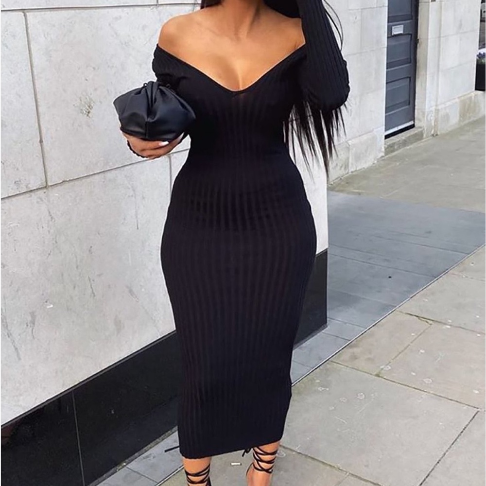 Fashion Nova Black  Knit V-Neck Sweater Dress Size XL Kallan